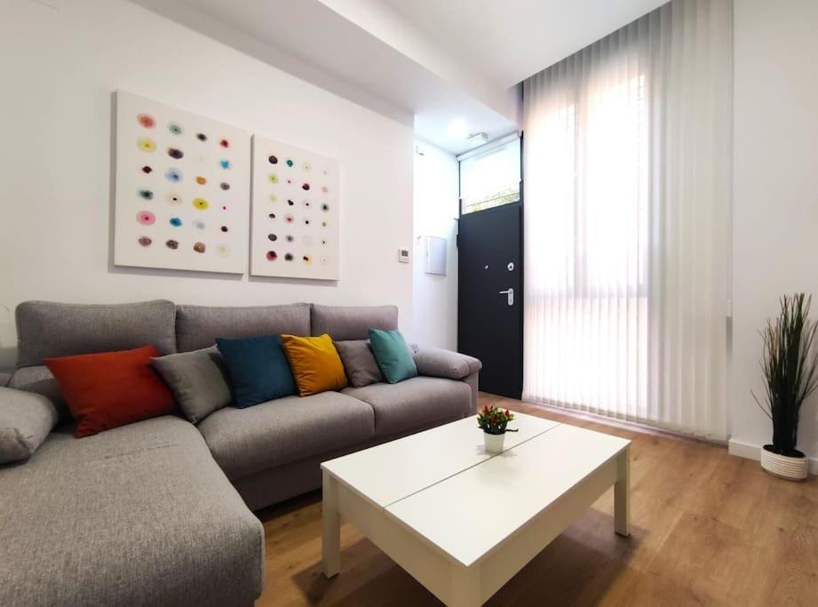 La Casa Del Artista A Apartment Seville Luaran gambar