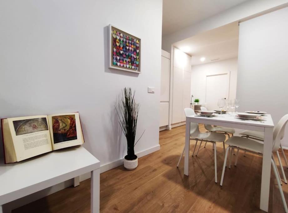 La Casa Del Artista A Apartment Seville Luaran gambar